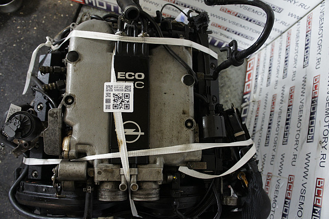 Фотография контрактного двигателя сверху OPEL X 30 XE