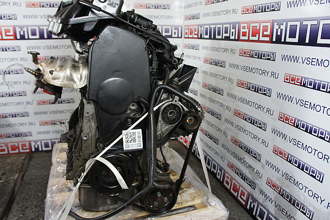 Двигатель вид с боку VW AKL