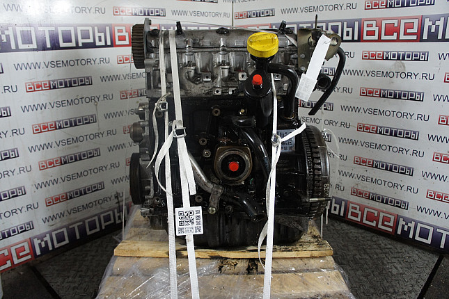 Двигатель вид с боку RENAULT F9Q 750