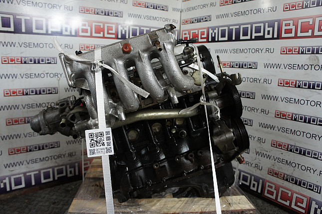 Двигатель вид с боку MITSUBISHI 4 G 13 (12V)