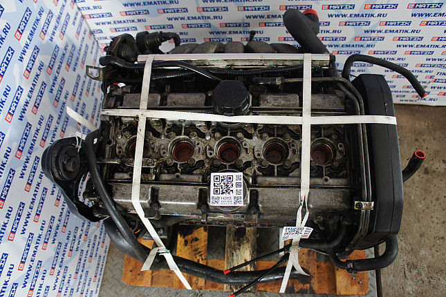 Фотография контрактного двигателя сверху VOLVO B5254S