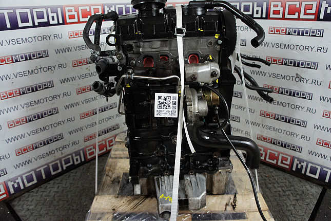 Двигатель вид с боку AUDI AMF