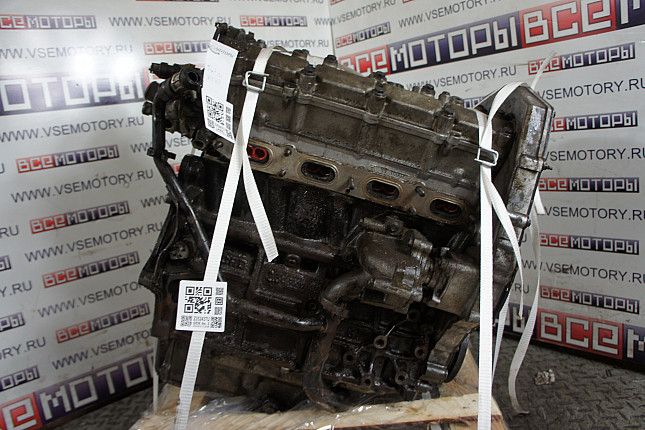 Двигатель вид с боку PONTIAC dohc 16v