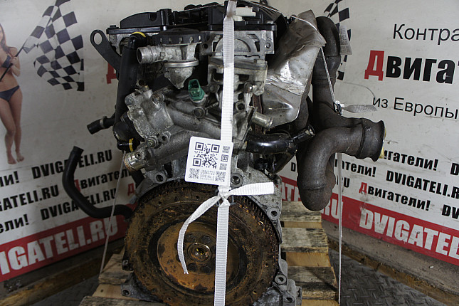 Двигатель вид с боку Peugeot 3FZ (EW12J4)