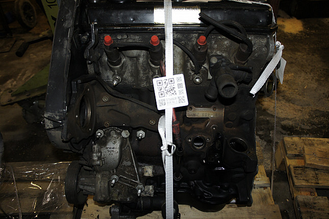 Двигатель вид с боку VW AAZ