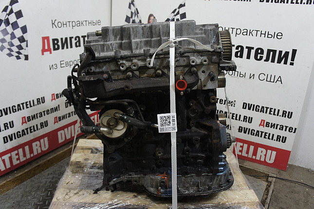 Двигатель вид с боку Toyota 1CD-FTV