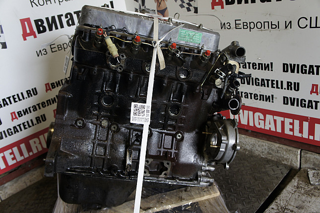 Двигатель вид с боку Daihatsu DL 52