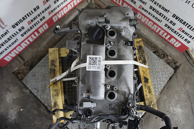 Фотография контрактного двигателя сверху Toyota 1ZR-FE