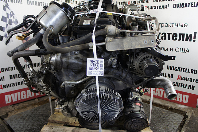 Двигатель вид с боку Nissan ZD30DDTi