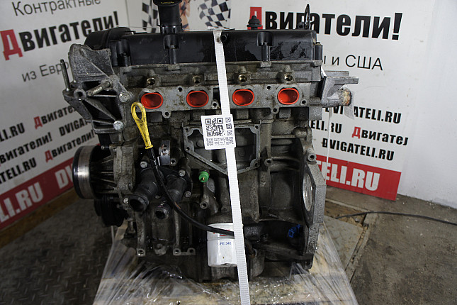 Двигатель вид с боку Ford FXJA