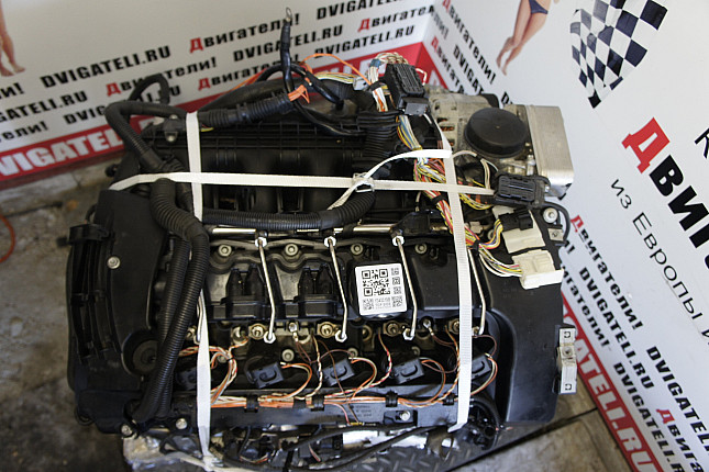 Фотография контрактного двигателя сверху BMW N54 B30 A