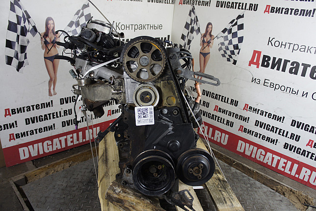 Двигатель вид с боку Audi RN