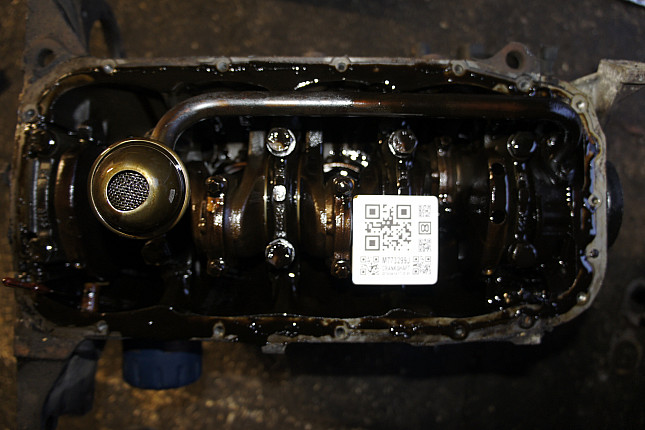 Фотография блока двигателя без поддона (коленвала) Toyota 1AZ-FE