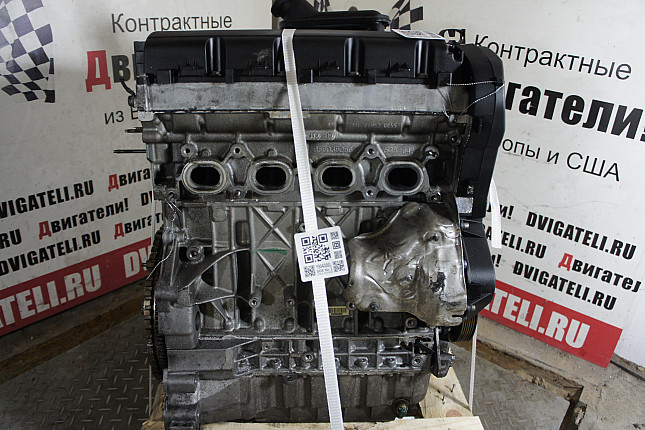 Двигатель вид с боку Peugeot RFJ (EW10A)