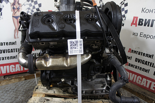 Двигатель вид с боку Audi AFB