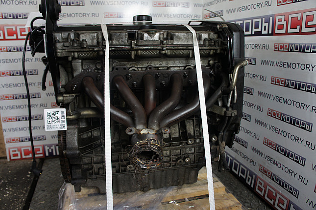 Двигатель вид с боку VOLVO B 5252 S