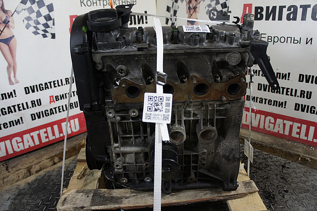 Двигатель вид с боку VW AUD