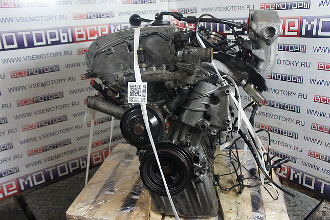 Двигатель вид с боку MERCEDES-BENZ M 111.920