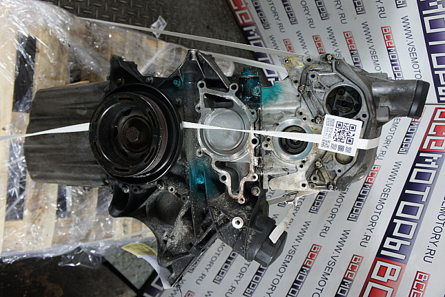 Двигатель вид с боку Mercedes OM 646.989
