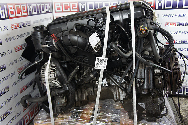 Двигатель вид с боку BMW M52 B(20 6 S3) Vanos