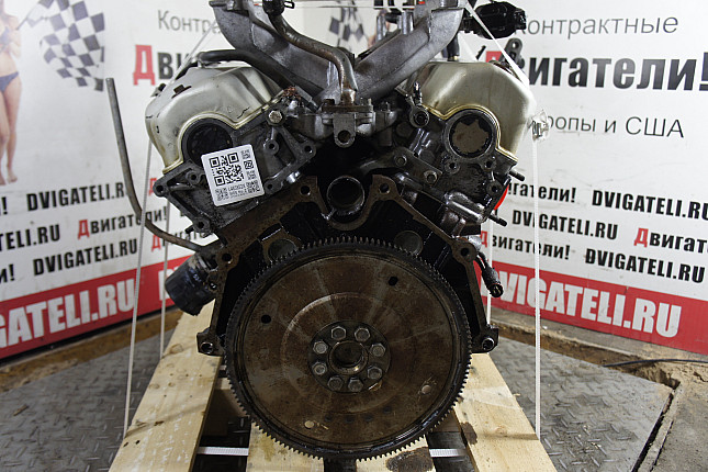 Двигатель вид с боку DODGE 6G72