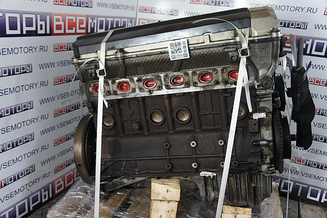 Двигатель вид с боку BMW M 50 B 20 (206S2)