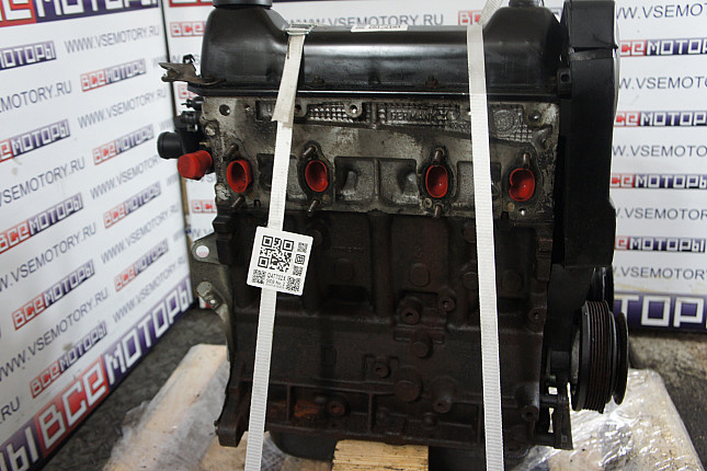Двигатель вид с боку VW AFT