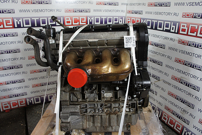 Двигатель вид с боку PEUGEOT 6FZ (EW7J4)