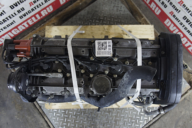 Фотография контрактного двигателя сверху Volvo B 5252 S